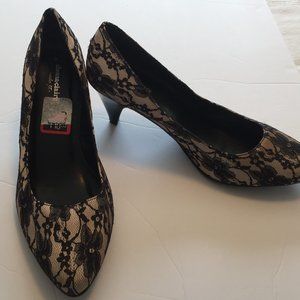 donna- Claire WIDE FIT PUMPS-NEW